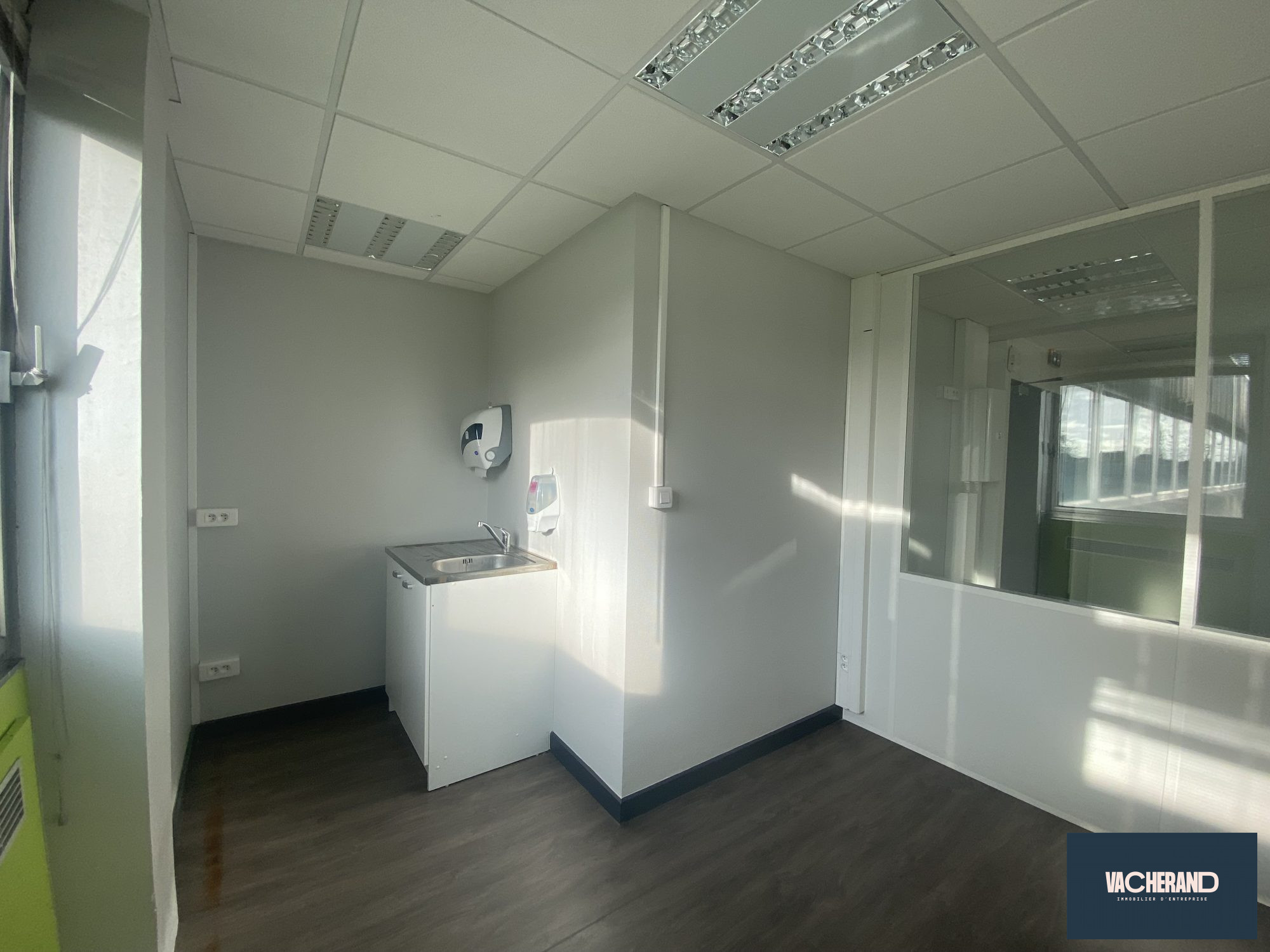 Location Bureaux 148m² Neuville-en-ferrain 2