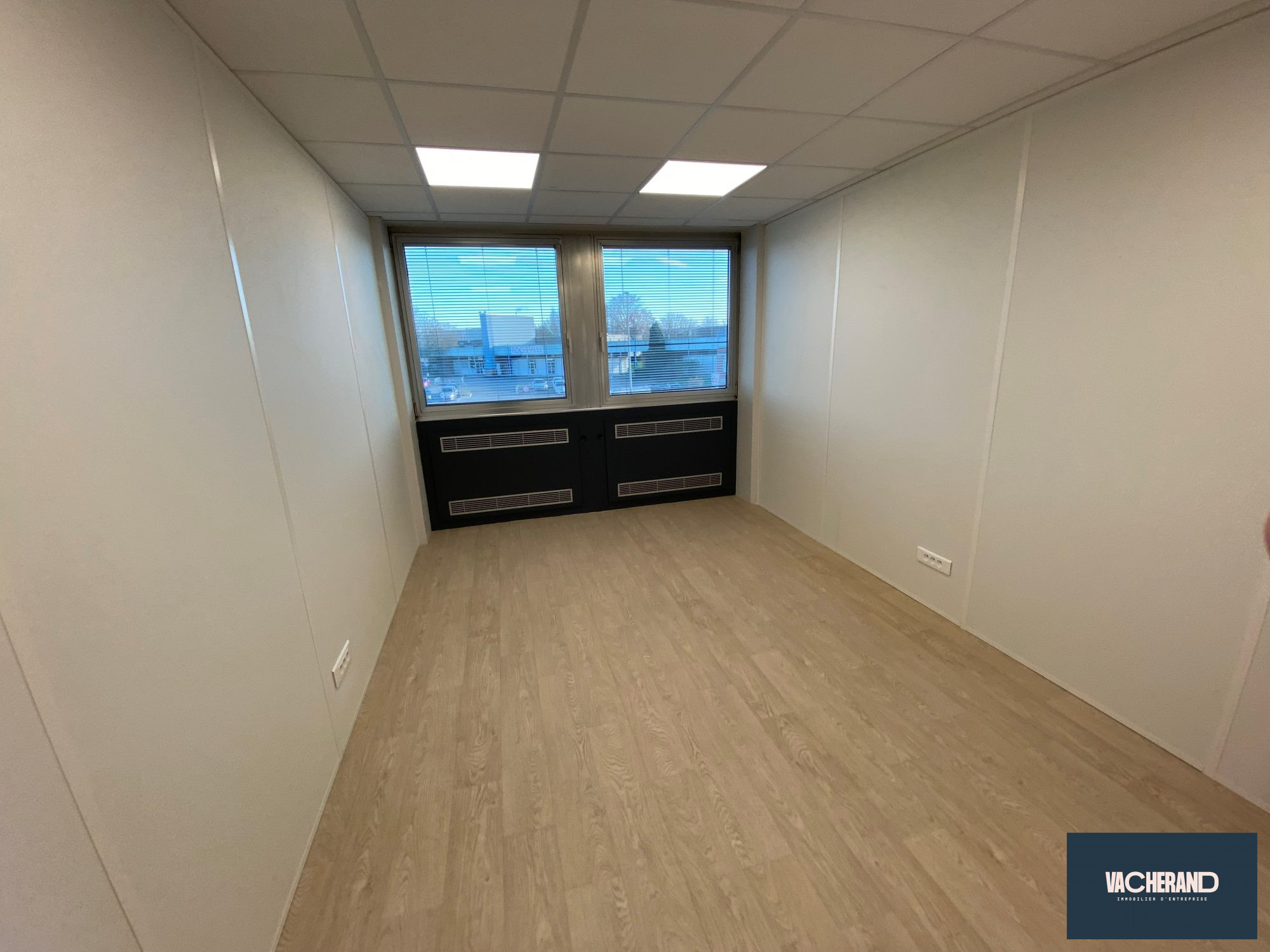 Location Bureaux 14m² Neuville-en-ferrain 2