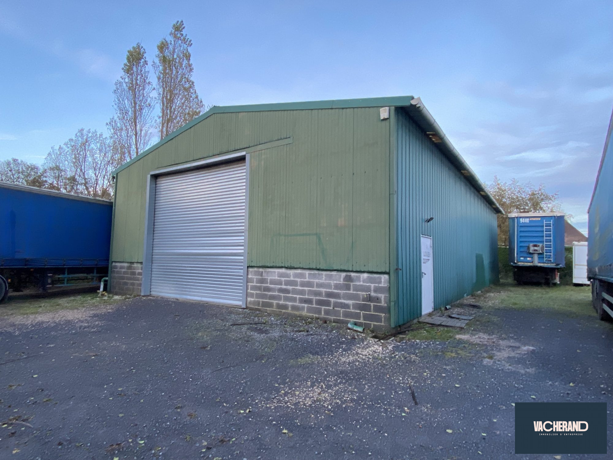 Location Locaux commerciaux 240m² Linselles 1